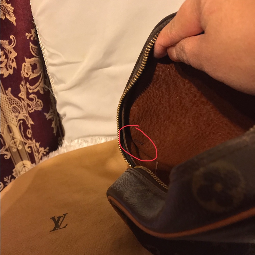 Louis Vuitton Blois crossbody bag - Picture 4 of 8